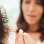 مقابله با ریزش مو در سنین پایین